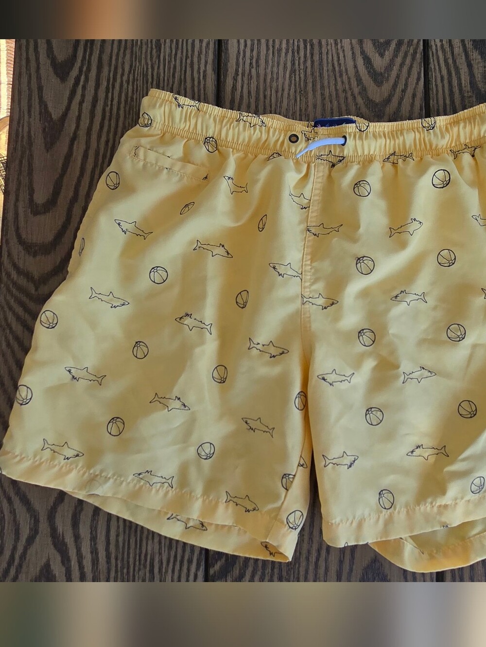 🦈Vnt Charleston Threads Men’s Shark & Beach Ball Swim Trunks 🌊